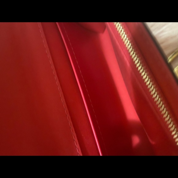 Lv - Picture 9 of 16